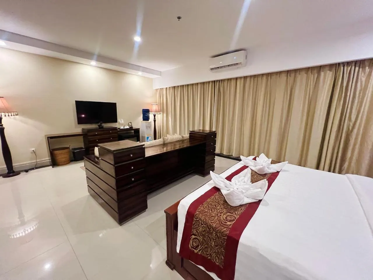 Aristocrat Residence & Hotel Sihanoukville