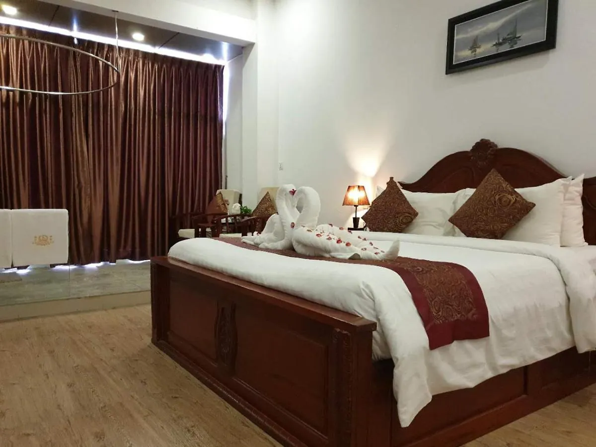 Aristocrat Residence & Hotel Sihanoukville 4*,